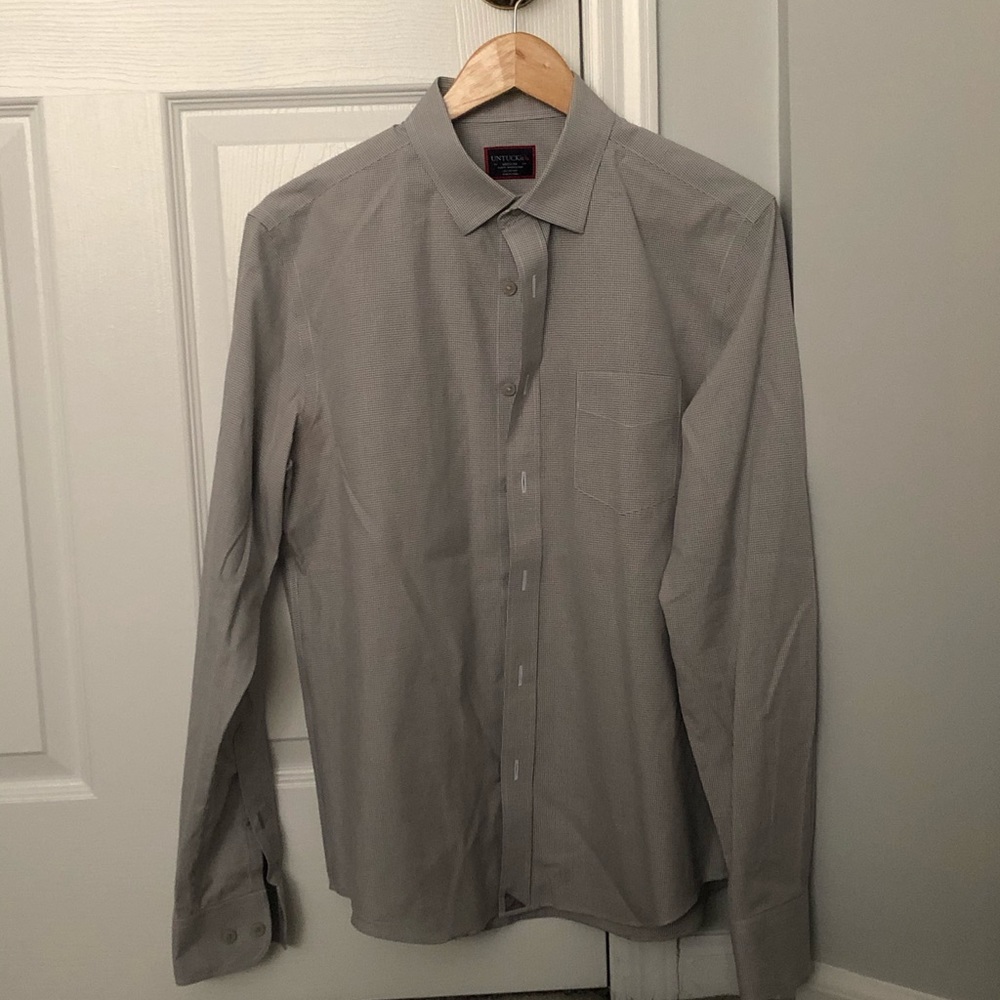 Men’s UNTUCKit Gray Shirt. Medium. Slim Fit